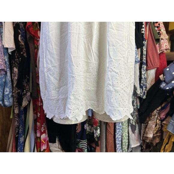 Torrid White Eyelet Sleeveless Top Lightweight Flutter Sleeve Sz 1 (1X) - Picture 3 of 11